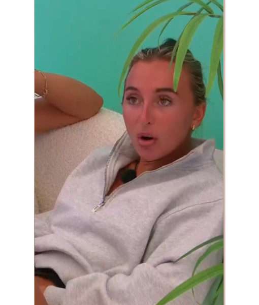 Love Island UK S13 Yasmin Hadlow Zip Sweater
